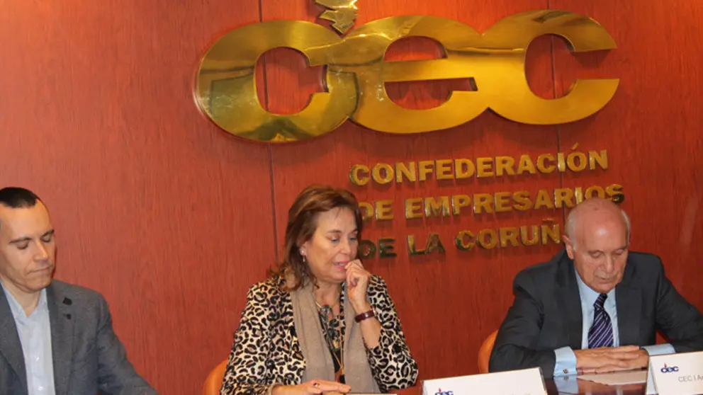 Adela Quinz&aacute; (centro) y a su izquierda, Antonio Fontenla.