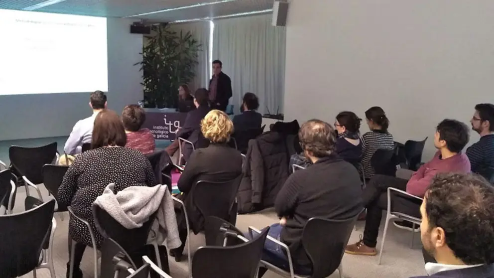 Asistentes a la jornada sobre financiaci&oacute;n en I+D+i empresarial, en el ITG, en A Coru&ntilde;a.