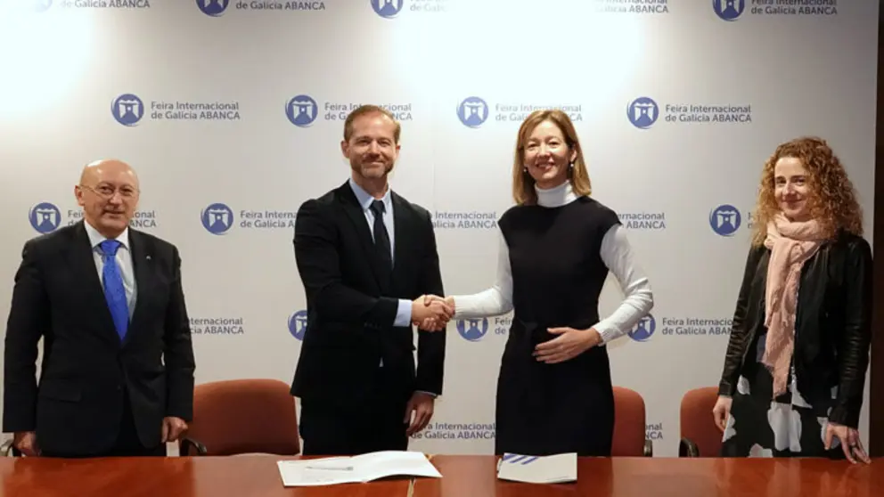Jos&eacute; Antonio Seoane, director zona Deza-Tabeir&oacute;s de Abanca; Ricardo Dur&aacute;n, director da Fundaci&oacute;n Semana Verde de Galicia; Carmen Fern&aacute;ndez Penas, directora territorial de Abanca en Pontevedra; e Mar&iacute;a Jes&uacute;s Meijom&iacute;n, directora da oficia de Abanca en Silleda.