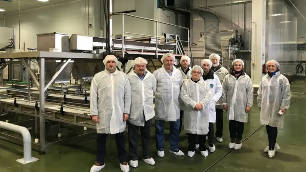 El delegado territorial de la Xunta en Lugo visit&oacute; la factor&iacute;a de Pescados Rub&eacute;n en Foz.