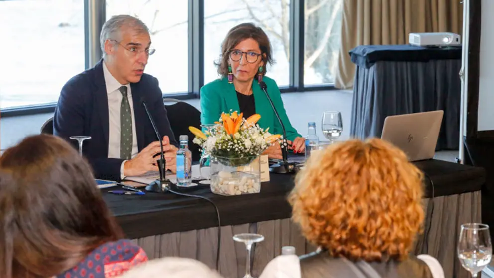 Francisco Conde y Carla Reyes inauguraron la jornada, celebrada en Vigo.