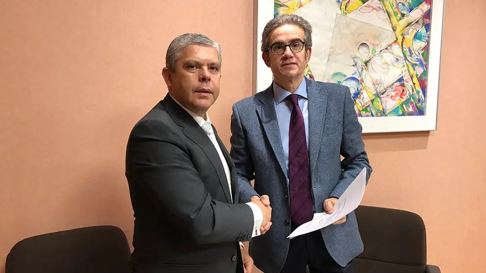 Jos&eacute; Manuel Nogueira, director institucional de Abanca, y Jos&eacute; Manuel D&iacute;az Barreiros, vicepresidente portavoz de la CEO.