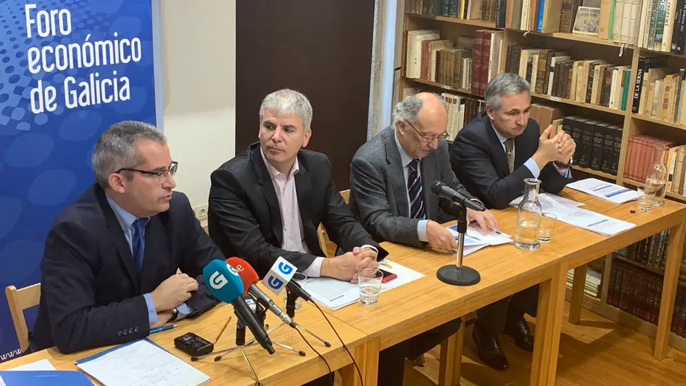 Patricio S&aacute;nchez, Santiago Lago, Fernando Gonz&aacute;lez Laxe y Jos&eacute; Francisco Armesto presentaron en Santiago el  IV Informe de Coyuntura Socioecon&oacute;mica de 2018.