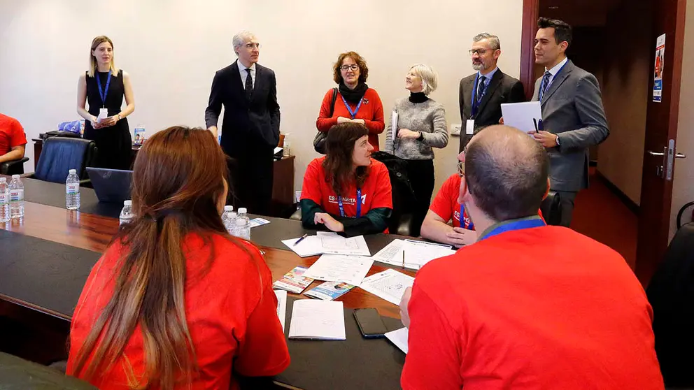 El conselleiro Francisco Conde, en Vigo, con candidatos a participar en la aceleradora Es-Conecta.