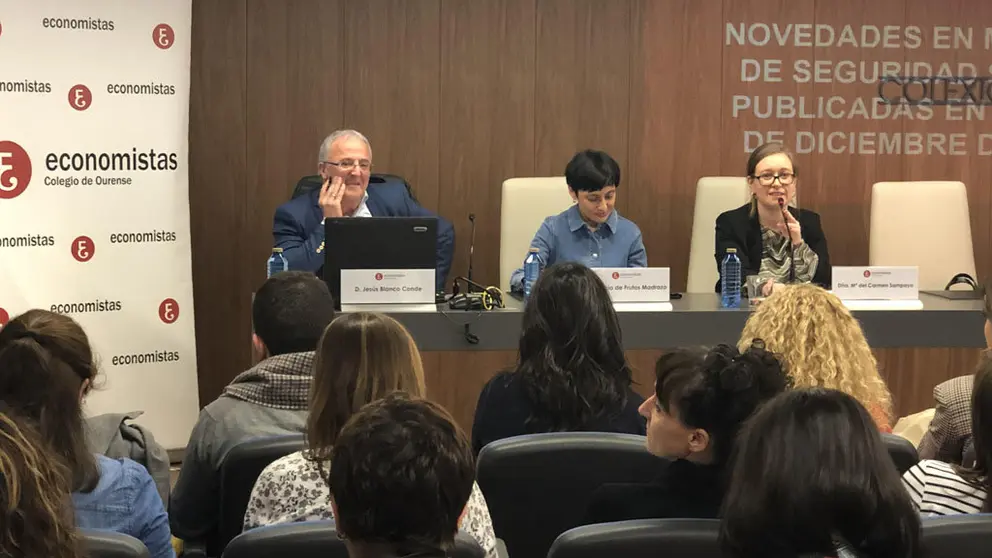 Jes&uacute;s Blanco, Roc&iacute;o de Frutos y Carmen Sampayo, en el seminario organizado por el Colegio de Economistas de Ourense.