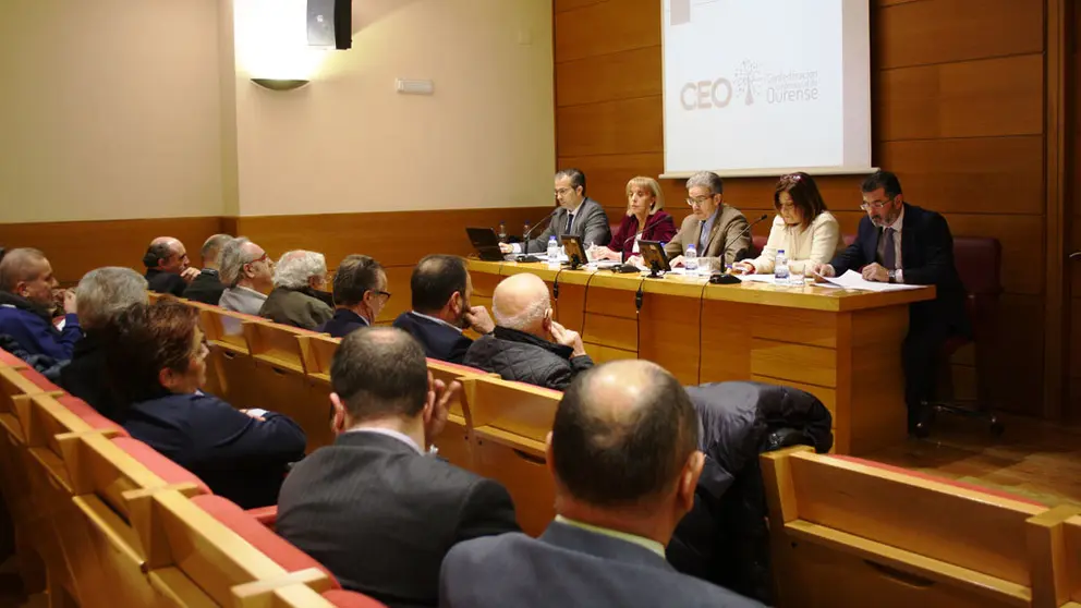 Junta directiva de la Confederaci&oacute;n Empresarial de Ourense.