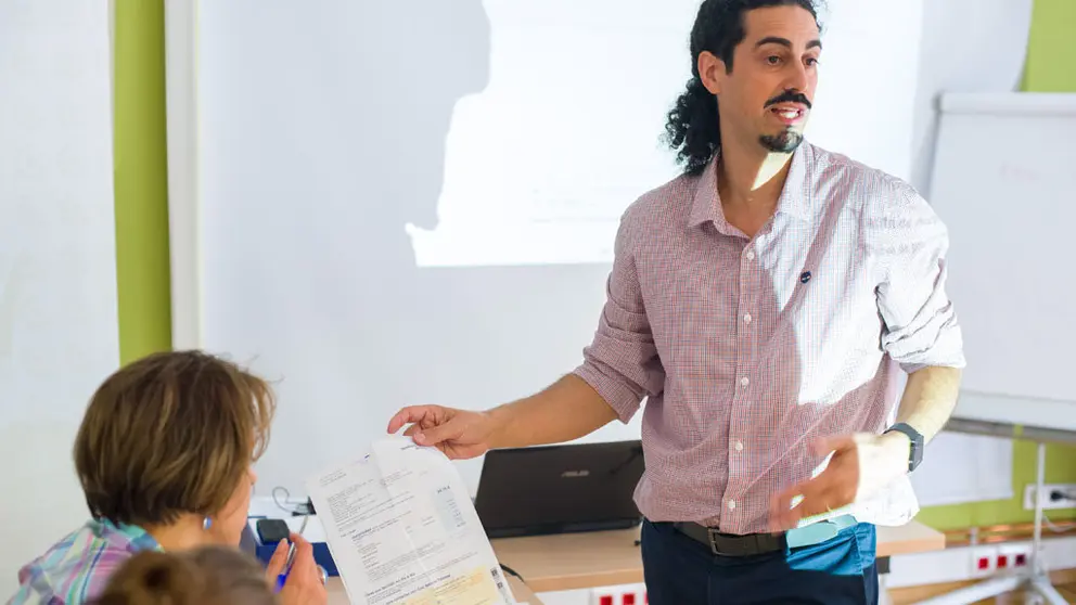 Las sesiones de la Escuela de Energ&iacute;a de Fundaci&oacute;n Naturgy est&aacute;n dirigidas a familias en situaci&oacute;n de vulnerabilidad energ&eacute;tica y t&eacute;cnicos de entidades del Tercer Sector y de la administraci&oacute;n./P.CANDAMIO.