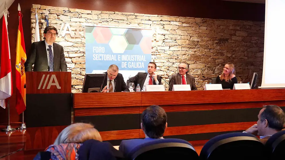 El delegado de la Xunta en Vigo, Ignacio L&oacute;pez-Chaves, en la clausura del Foro Sectorial e Industrial de Galicia.