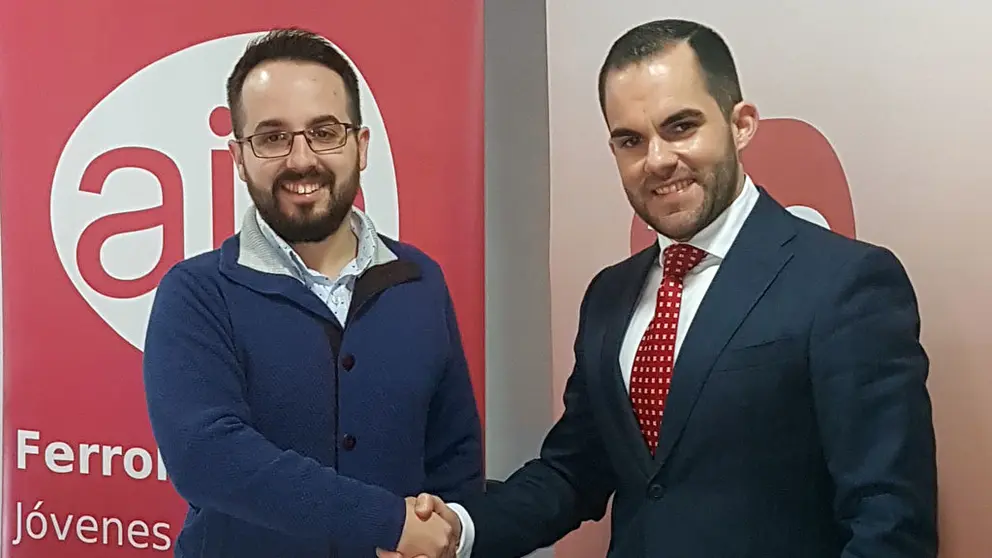 El acuerdo ha sido suscrito por el presidente de AJE Ferrolterra, Luis Gonz&aacute;lez Rey y el presidente de la Agrupaci&oacute;n de j&oacute;venes abogados de Ferrolterra, Alejandro Seoane Pedreira.
