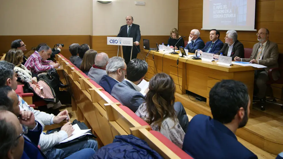 David Mart&iacute;nez interviniendo en la jornada &ldquo;El papel del aut&oacute;nomo en la econom&iacute;a espa&ntilde;ola&rdquo;./P.L.