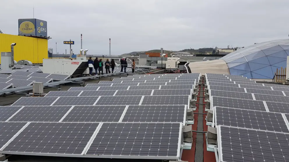 Marineda City cuenta con una planta fotovoltaica en su cubierta.