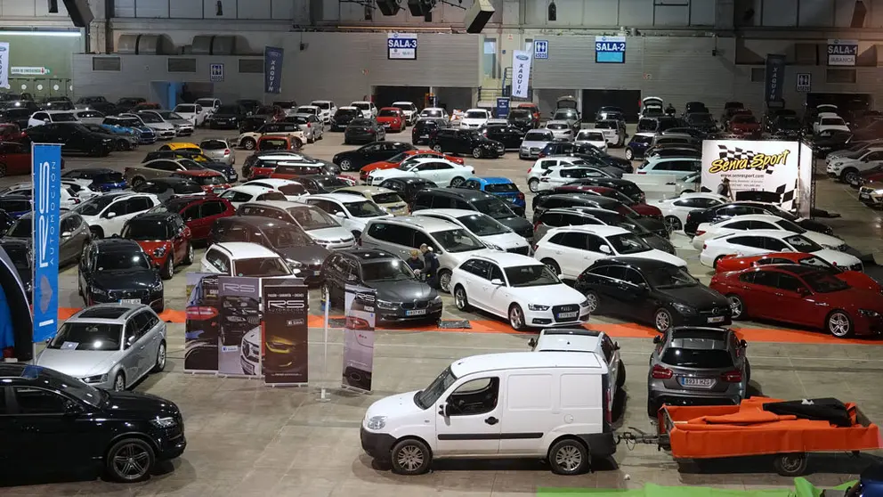 Veh&iacute;culos preparados en el &aacute;rea expositiva del II Sal&oacute;n Motor OCasi&oacute;n Galicia.