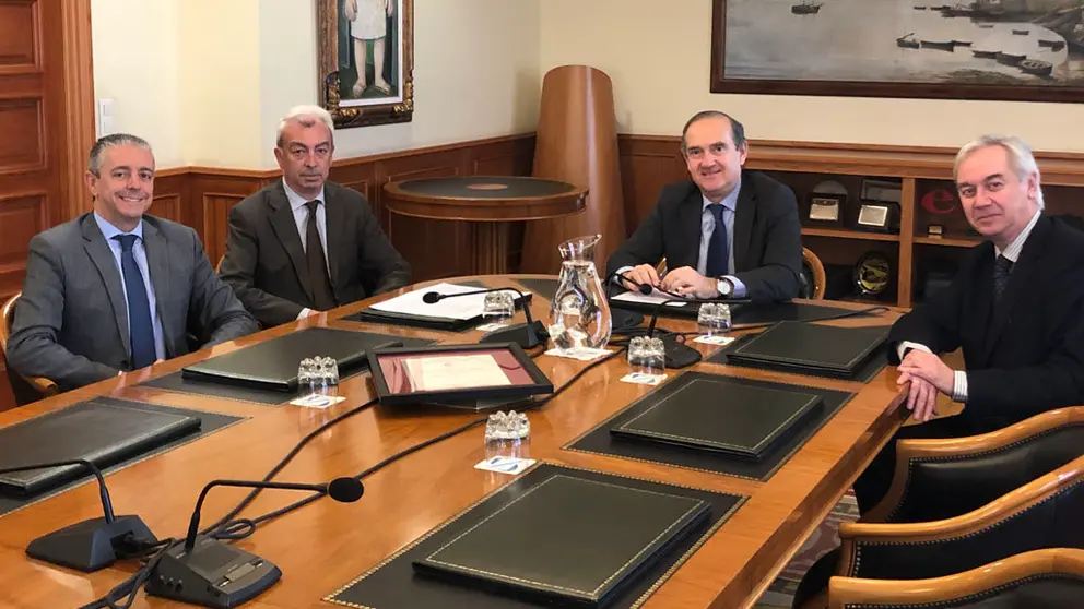 La nueva certificaci&oacute;n fue entregada hoy por el director de Aenoren la Regi&oacute;n Atl&aacute;ntica, Mart&iacute;n Pita, al presidente de la Autoridad Portuaria de A Coru&ntilde;a, Enrique Losada.