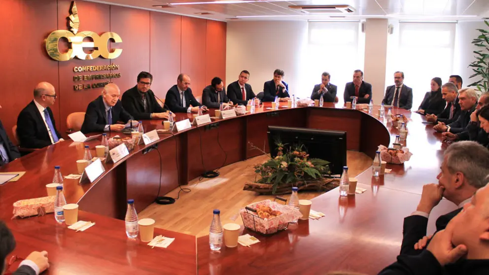 Encuentro de trabajo con el embajador turco en la sede de la CEC, en A Coru&ntilde;a.