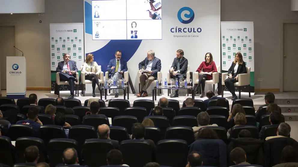 P&uacute;blico asistente al Foro Inade sobre la gesti&oacute;n del riesgo de consejeros y directivos, celebrada en Vigo.
