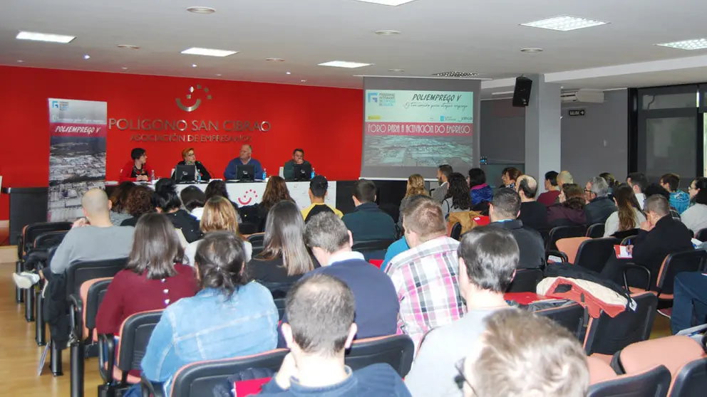 Mesa redonda organizada por la Asociaci&oacute;n de Empresarios del Pol&iacute;gono de San Cibrao sobre las caracter&iacute;sticas del mercado laboral ourensano.