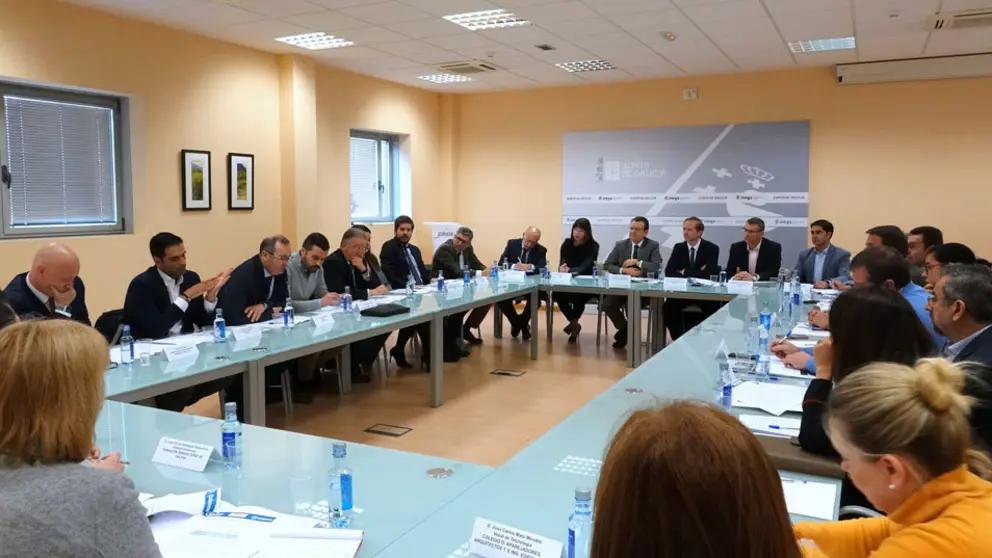 Representantes de una veintena de entidades participaron en la reuni&oacute;n del comit&eacute; organizador de Enerx&eacute;tika.