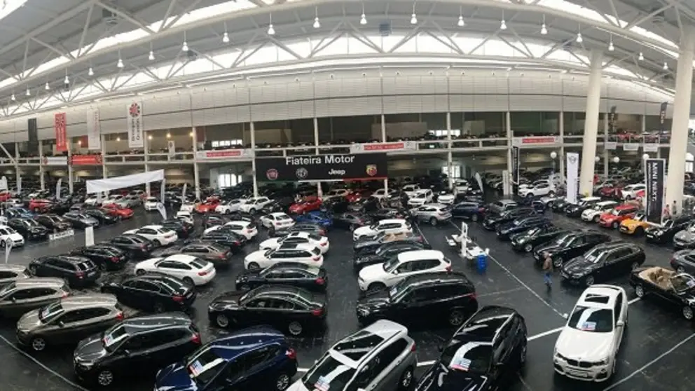 Aspecto del sal&oacute;n CarOutlet A Coru&ntilde;a en su edici&oacute;n de 2018.