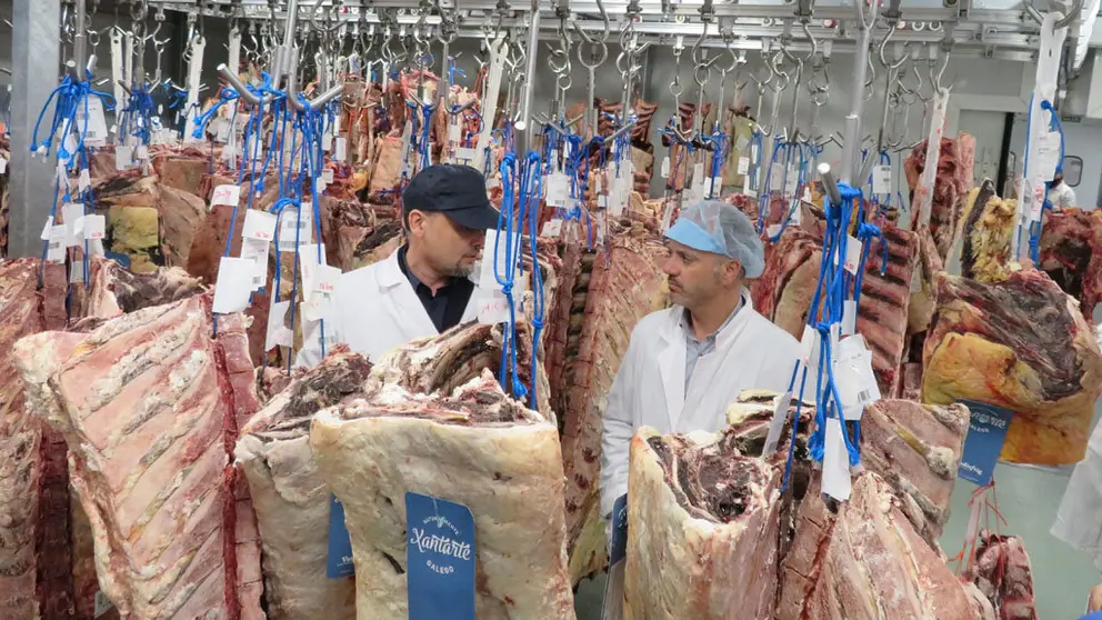 David Regades visit&oacute; las instalaciones que la empresa Vendisfrig, S.L tiene en el recinto franco de Bouzas.