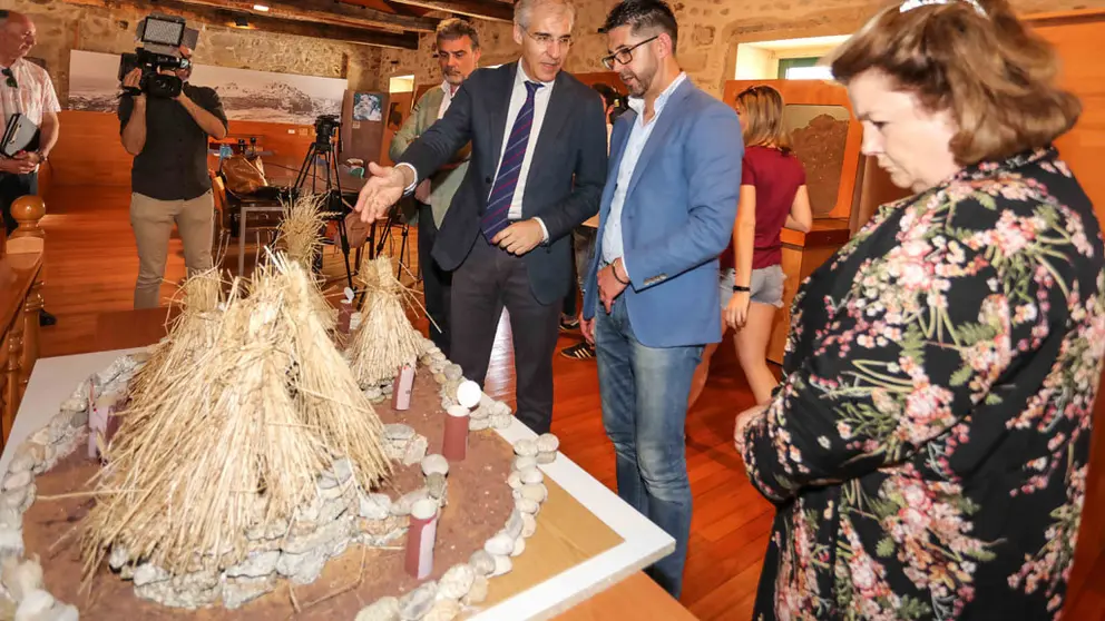 Francisco Conde, visit&oacute; esta ma&ntilde;ana el taller de empleo Tahume V promovido por los ayuntamientos de Ribeira y Porto do Son.
