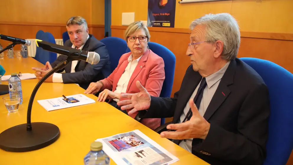 La conselleira del Mar, Rosa Quintana, particip&oacute; en la clausura de la jornada 'Innovaci&oacute;n y Valorizaci&oacute;n del Mejill&oacute;n de Galicia'./J.L.OUBI&Ntilde;A,