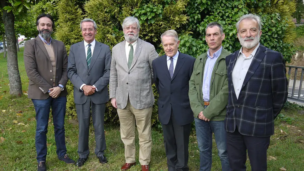 Directiva de la Uni&oacute;n de Profesionales de Galicia: Castro Bernardino, Su&aacute;rez Quintanilla, Macho Senra, Med&iacute;n Guyatt, Rodr&iacute;guez Pant&iacute;n  y Rivera G&oacute;mez.
