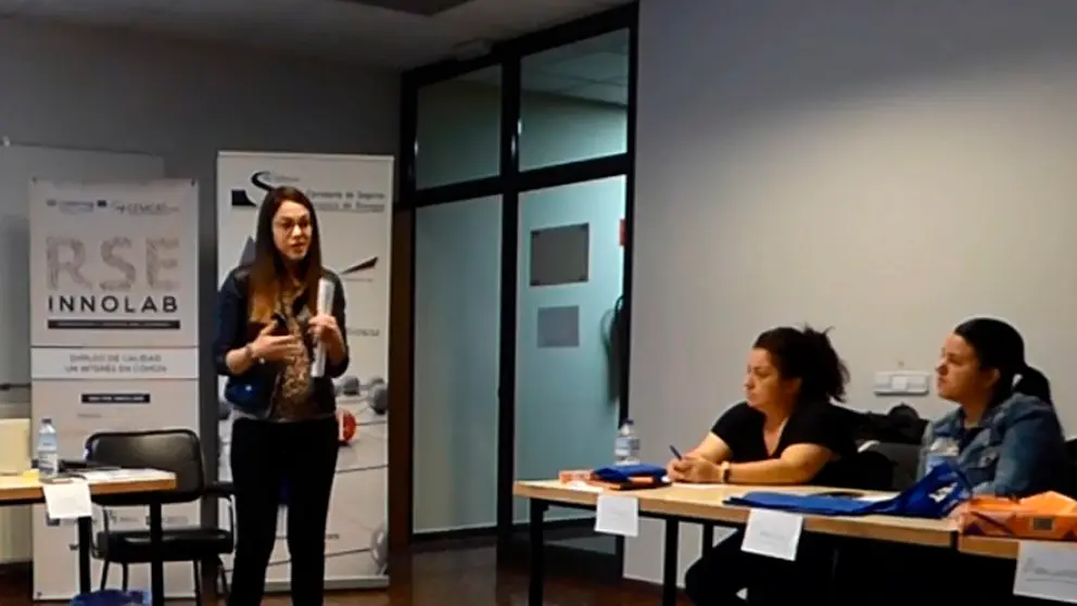 Jessica Fern&aacute;ndez, responsable de Marketing y Comunicaci&oacute;n en S4, durante la jornada.