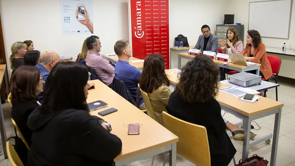 Sol V&aacute;zquez present&oacute; Comercio 360 en el inicio del curso sobre transformaci&oacute;n digital en sectores tradicionales que imparten la C&aacute;mara de Santiago y Fundaci&oacute;n Incyde./X.CRESPO.