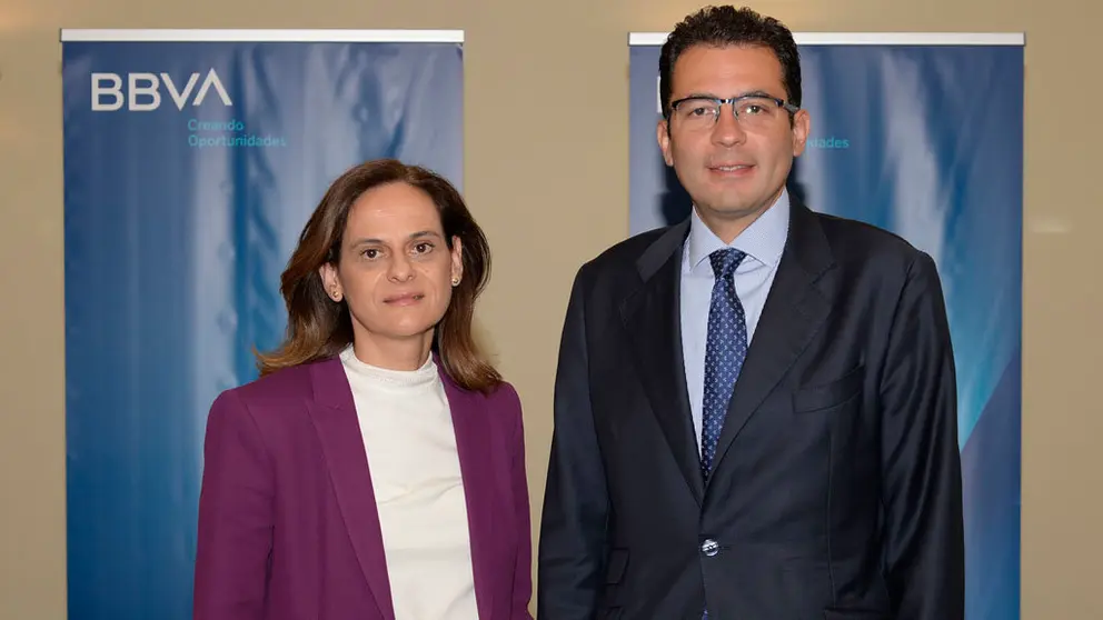 economista jefe para Espa&ntilde;a de BBVA Research, Miguel Cardoso, y Yolanda Mart&iacute;nez-Bajo, directora de la Territorial Noroeste de BBVA.