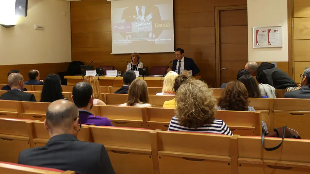 Asistentes a la jornada sobre pensiones celebrada en la CEO.