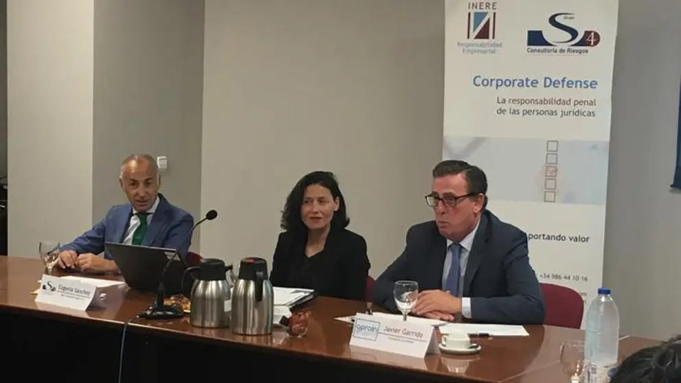 Manuel Fidalgo, Eugenia S&aacute;nchez y Javier Garrido, en la jornada.