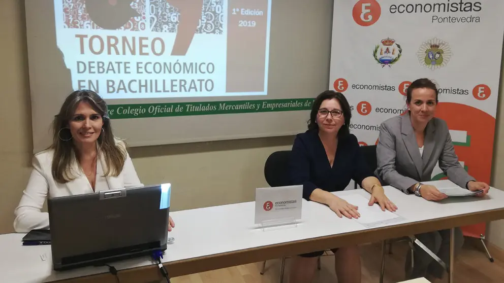 Presentaci&oacute;n del Torneo de Debate en el Colegio de Economistas de Pontevedra.