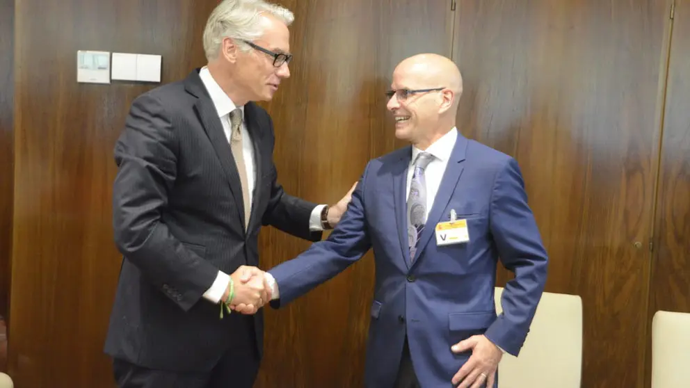R&uuml;diger Terhorst, por #Parter Capital Group (izda.) y Marc Pereira,