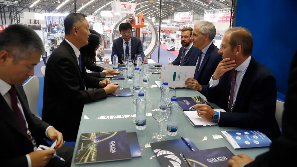 Francisco Conde y Juan Cividanes (der.) reunidos con la delegaci&oacute;n china en Mindtech.