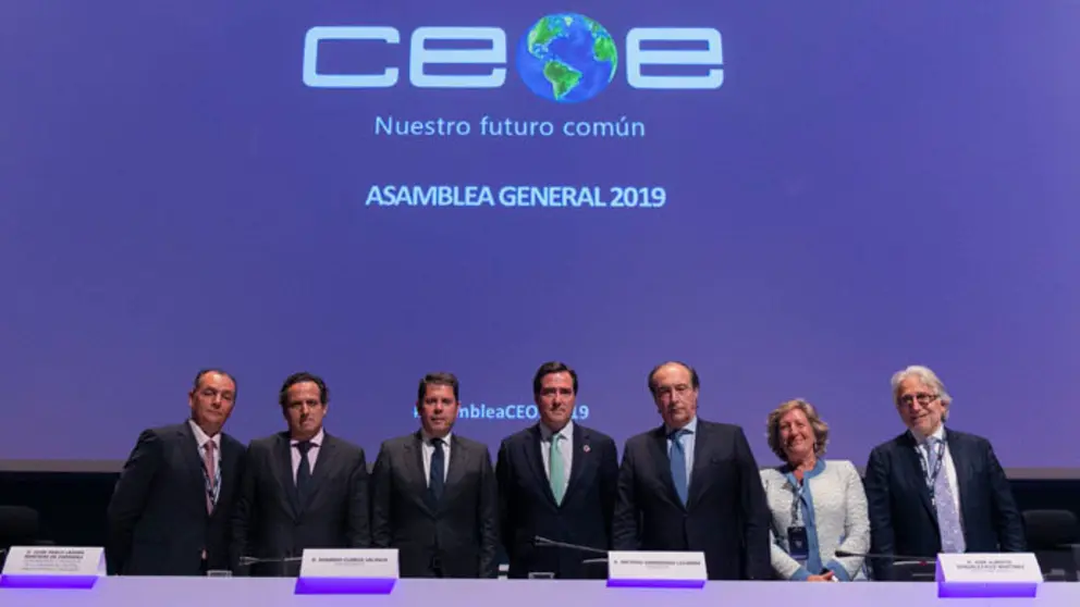 Una imagen de la directiva de CEOE.