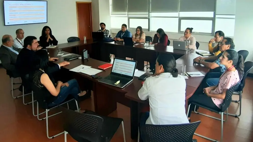 La delegaci&oacute;n de COFER en una de las reuniones en M&eacute;xico.