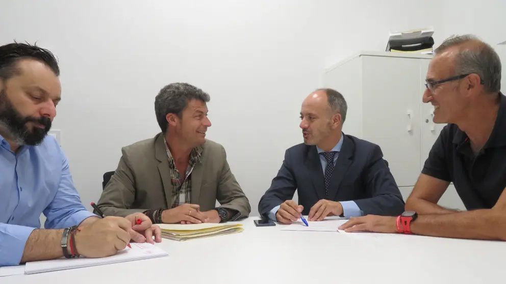Francisco Ferreira, Carlos G&oacute;mez, David Regades  y Juan Gonz&aacute;lez, en la reuni&oacute;n.