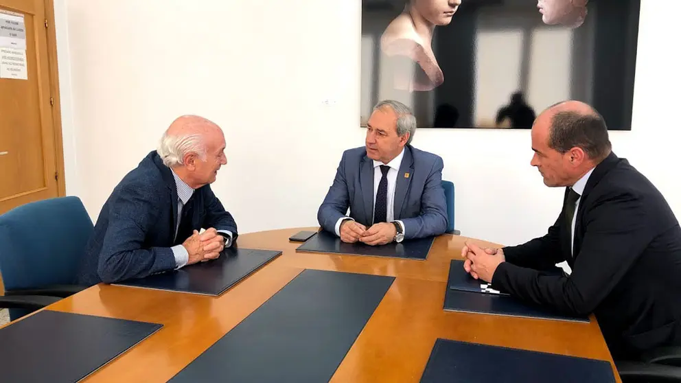 Antonio Fontenla, Jos&eacute; Tom&eacute; y Jaime L&oacute;pez, en la reuni&oacute;n.