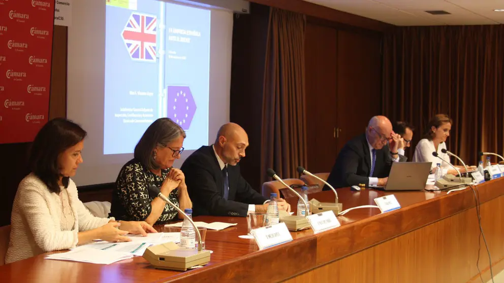 Participantes en la jornada sobre el Brexit en la C&aacute;mara de A Coru&ntilde;a.