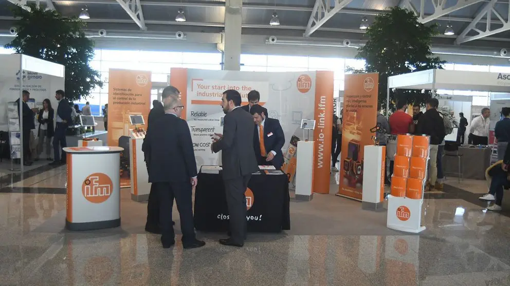 Stands de InnovAtl&aacute;ntico 4.0, sal&oacute;n celebrado en el Tinglado del Puerto de Vigo.