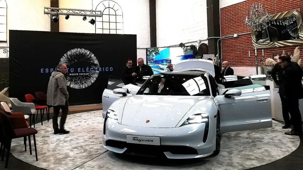 Presentaci&oacute;n del nuevo Porsche Taycan en el Centro Porsche A Coru&ntilde;a.