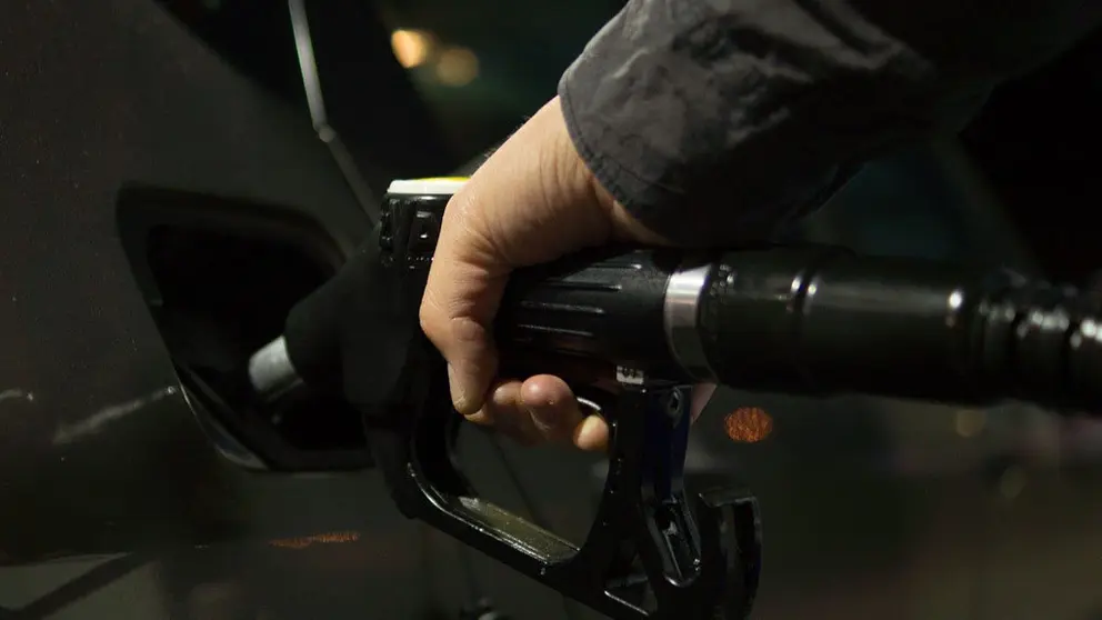 Los precios de la gasolina y el di&eacute;sel en Galicia son los sextos m&aacute;s caros de Espa&ntilde;a./ Rudy and Peter Skitterians en Pixabay.
