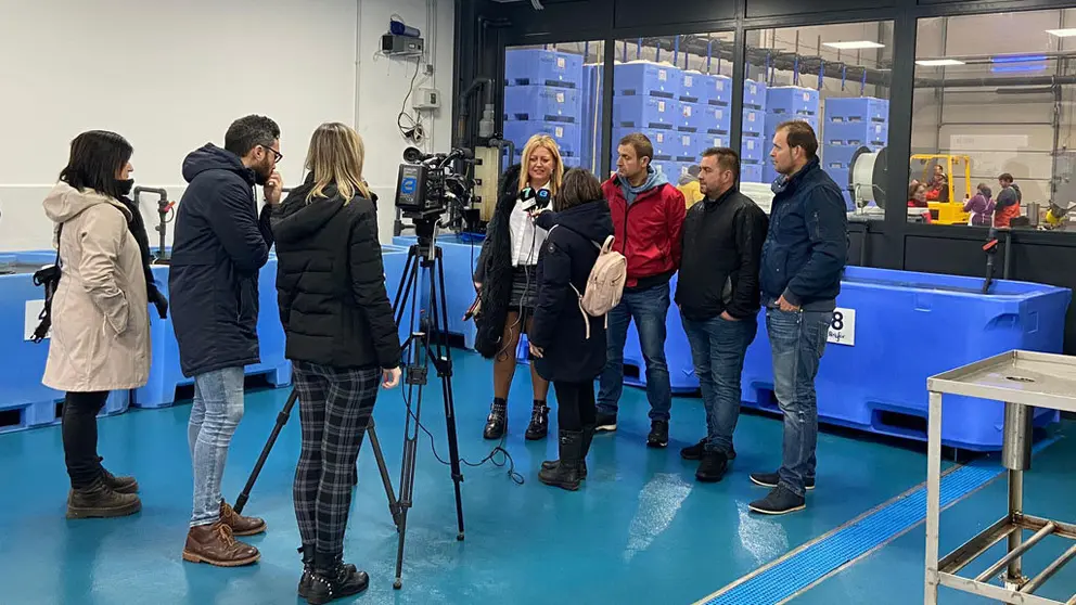 Presentaci&oacute;n del acuerdo de venta de una parcela a Proameixa en el parque empresarial de SEA en Rianxo.