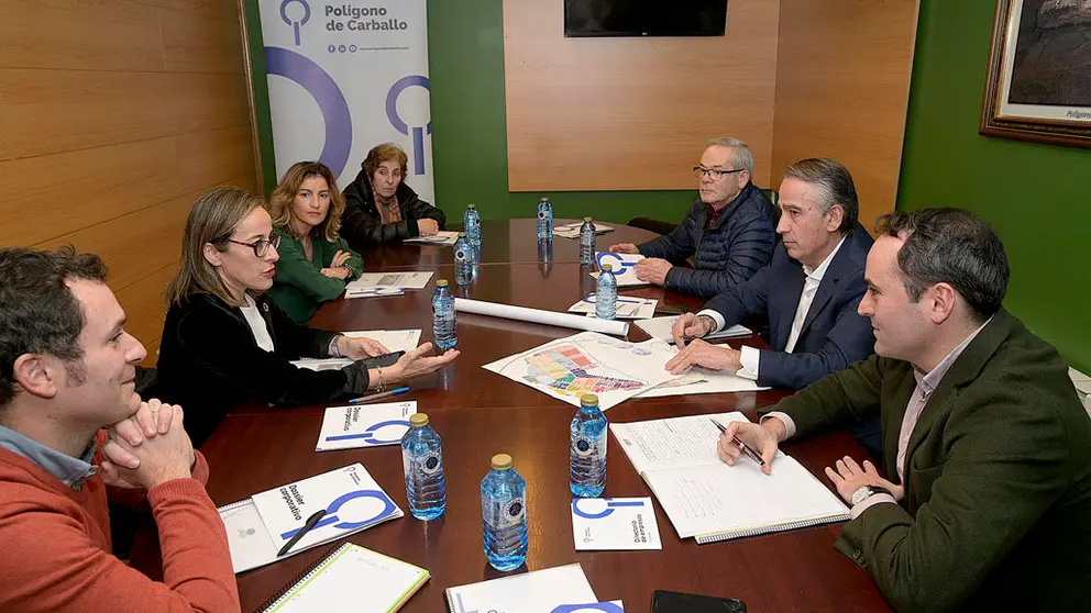 Rreuni&oacute;n de trabajo con los empresarios del pol&iacute;gono industrial de B&eacute;rtoa./M.FUENTES.
