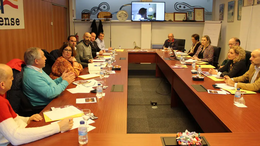 Representantes de una quincena de entidades asistieron a la reuni&oacute;n del comit&eacute; asesor de Funergal.