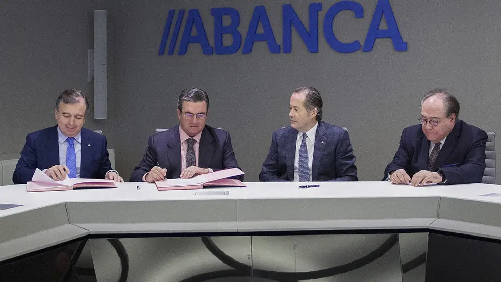 Francisco Botas, V&iacute;ctor Nogueiras, Juan Carlos Escotet y Miguel &Aacute;ngel Escotet, en la sede de Abanca en A Coru&ntilde;a.
