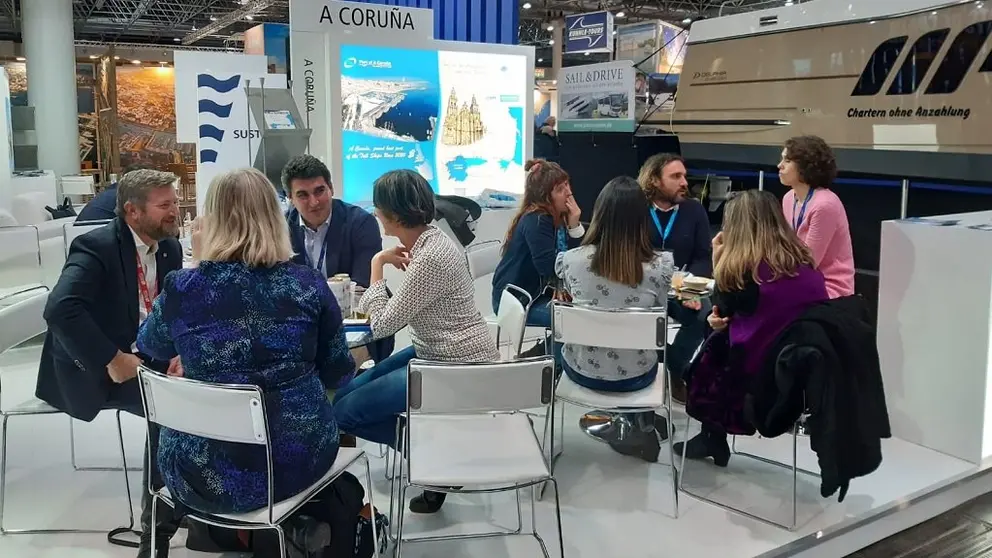 La delegaci&oacute;n coru&ntilde;esa est&aacute; presente en Boot dentro del stand de Puertos del Estado.