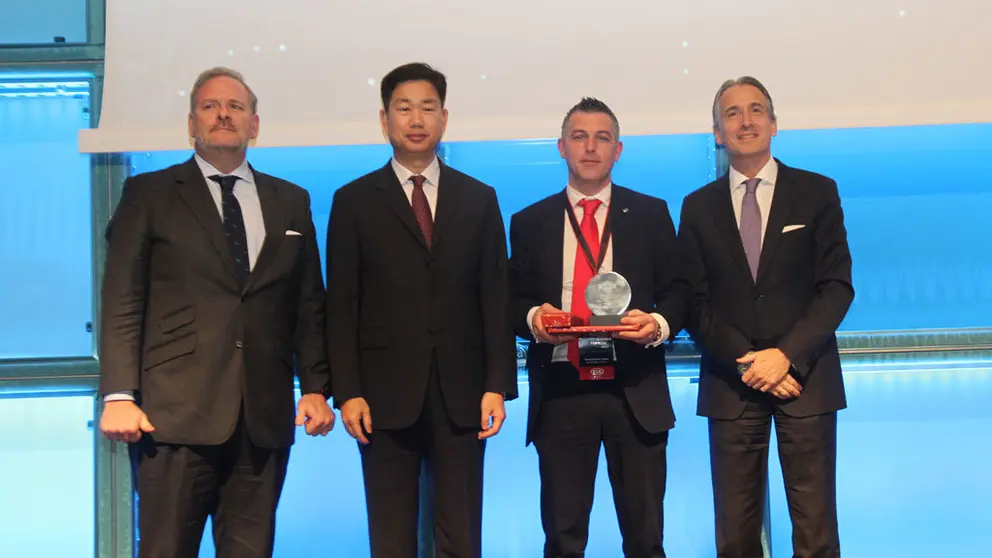 &bull;	Eduardo D&iacute;var (Director General Kia Motors Iberia)
&bull;	Mr. Kim (Presidente Kia Motors Iberia)
&bull;	Daniel Morante (Gerente R&iacute;as Motor)
&bull;	Emilio Herrera (Jefe de Operaciones Kia Motors Europe).