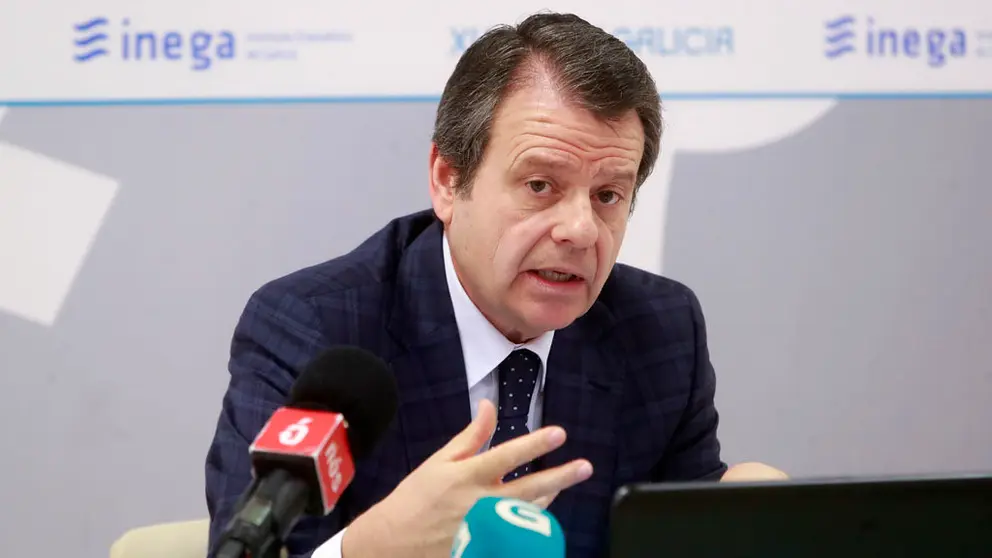 O director xeral de Enerx&Atilde;&shy;a e Minas, &Atilde;ngel Bernardo Tahoces, informa en rolda de prensa das axudas do Inega para o aforro e a eficiencia enerx&Atilde;&copy;tica.

 FOTOS CONCHI PAZ