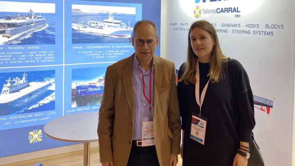 Alberto Moreno Humet, c&oacute;nsul general de Espa&ntilde;a en Marsella, y Jennifer Gonz&aacute;lez, representante de Asime, en Euromaritime.